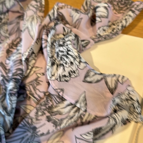 Stunning silk romper hundred percent polyester worn one snow returns - Picture 7 of 7